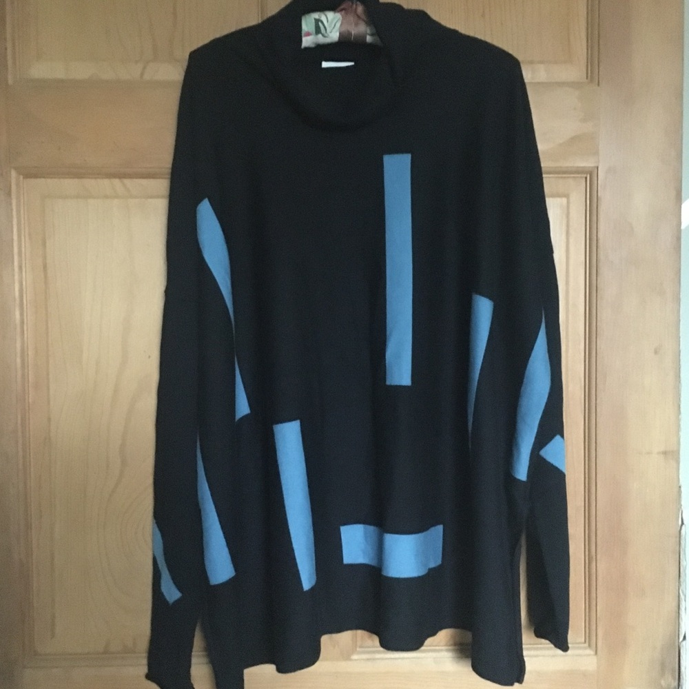 PLANET by Lauren G sweater top.
